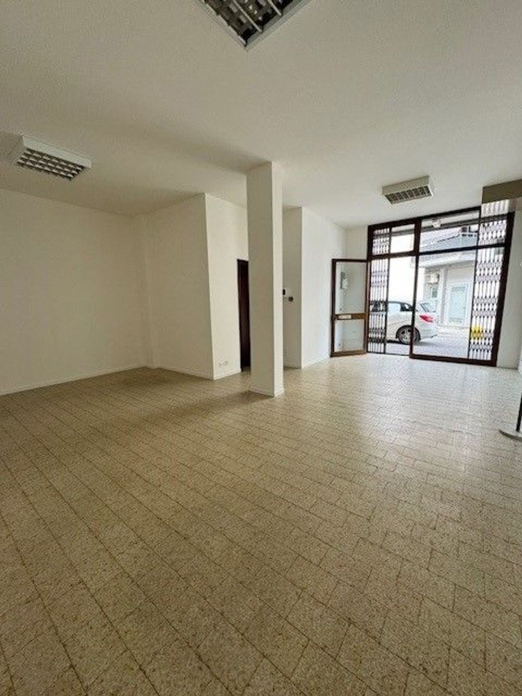 48m² Commercial property in Pordenone, Italy No. 398849