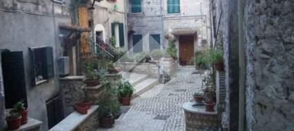 3 rooms Apartment in Olevano Romano, Italy No. 92642 4
