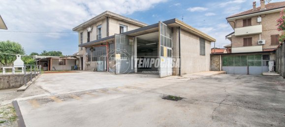 Квартира с 3 комнатами в Лимбьяте, Италия № 275879 14