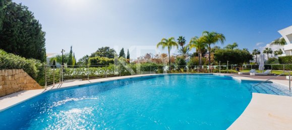 Dúplex de 4 dormitorios en Marbella, Spain No. 129001 3