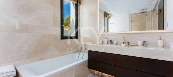 Dúplex de 4 dormitorios en Marbella, Spain No. 129001 41