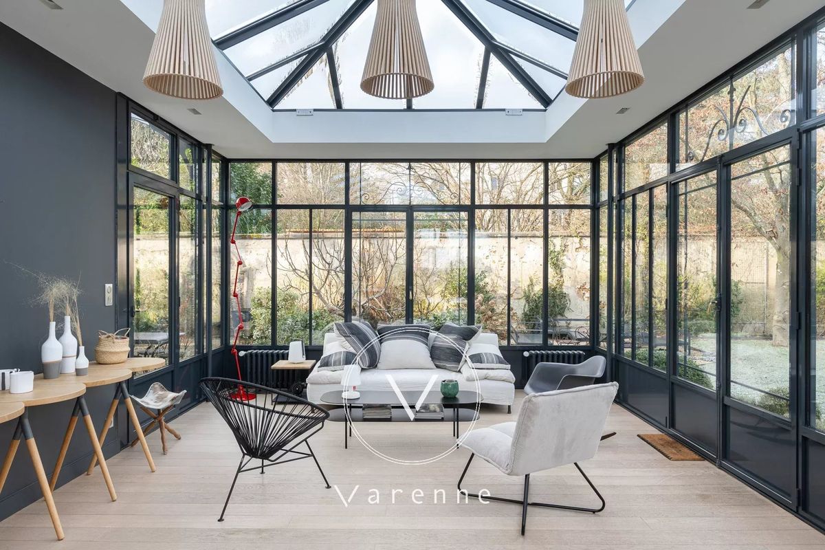 6 bedrooms House in Garches, France No. 143130