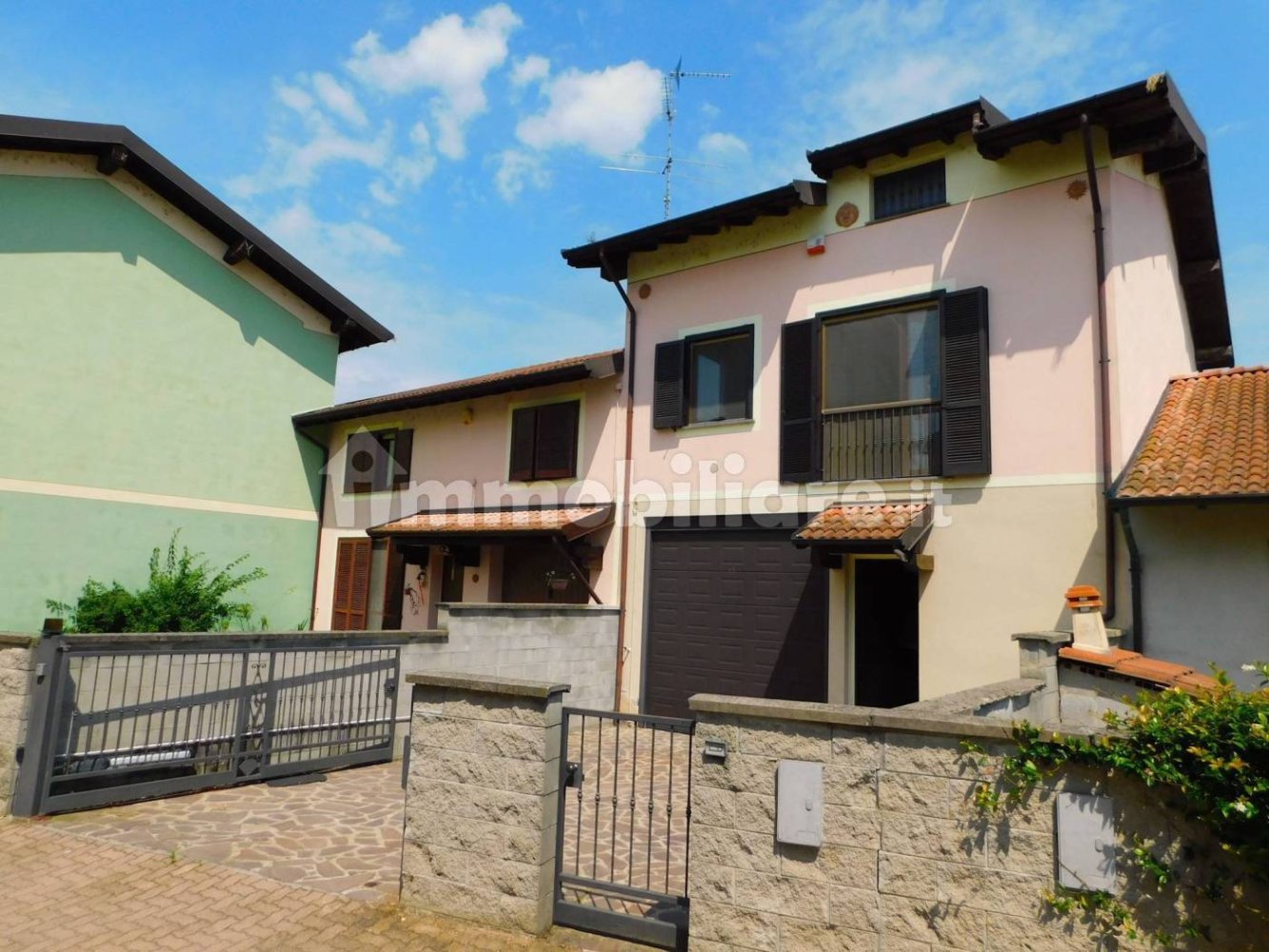 Дом с 2 спальнями в Гамболо, Италия № 110693