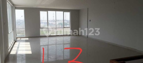 232m² Shop in Cengkareng, Indonesia No. 2652 4