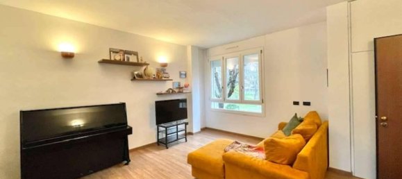 Apartamento de 3 habitaciónes en Modena, Italy No. 36266 2