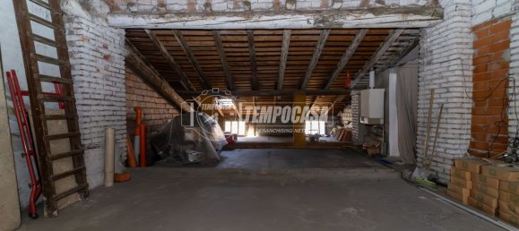 4 bedrooms House in Osio Sopra, Italy No. 123358 44