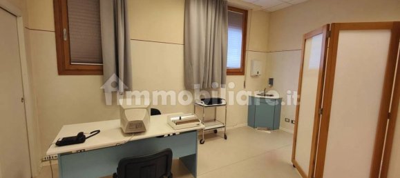 Bureau à Montevarchi, Italy 400m² No. 227922 24