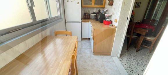 Apartamento de 3 divisões em Bari, Italy N.º 33864 13