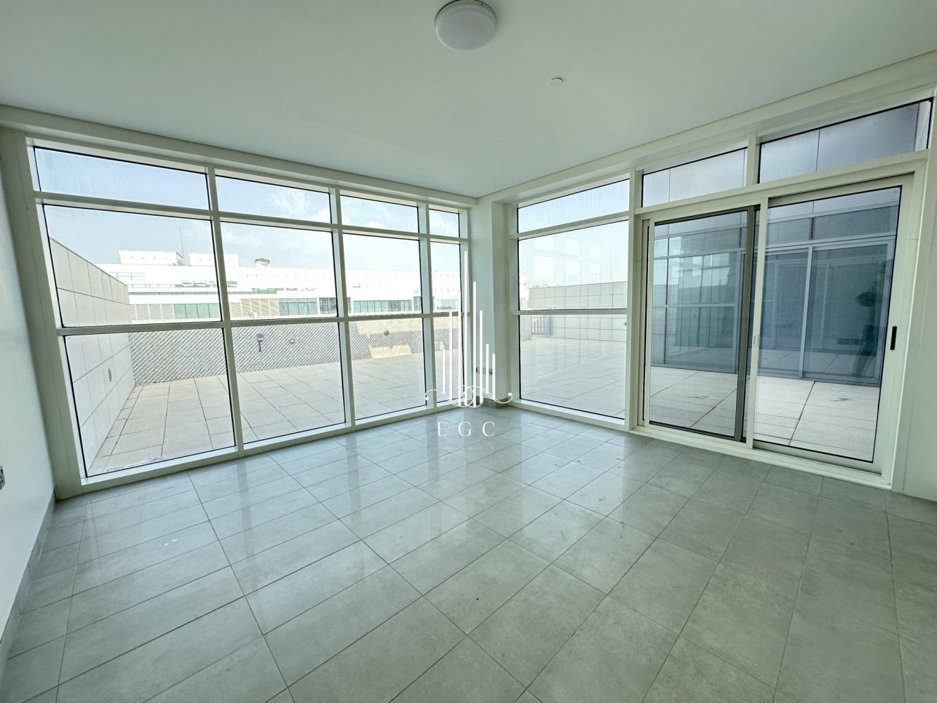 3 bedrooms Duplex in Al Raha Beach, UAE No. 93738