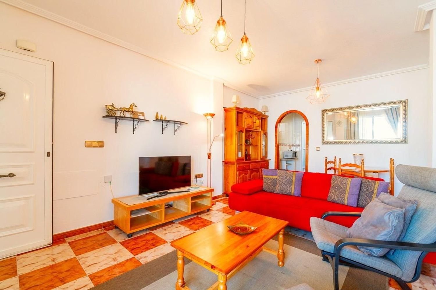 Apartamento de 2 dormitorios en Alicante, Spain No. 143174