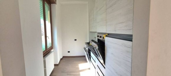 Apartamento de 2 dormitorios en Lecco, Italy No. 323432 9