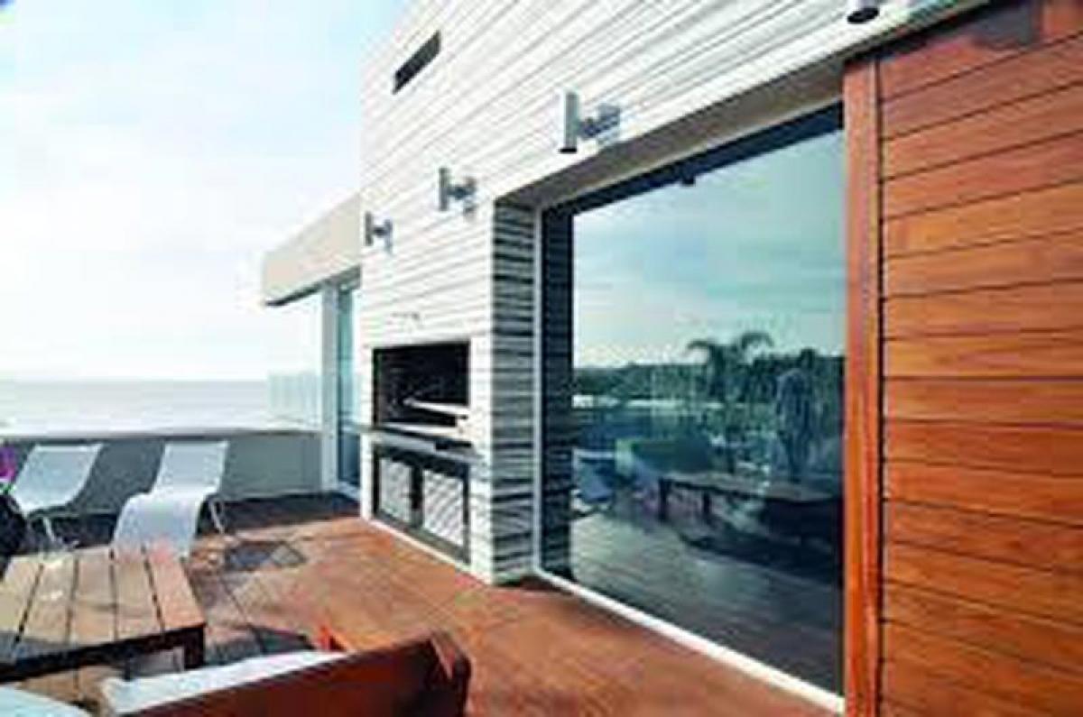 3 bedrooms House in Montevideo, Uruguay No. 6977