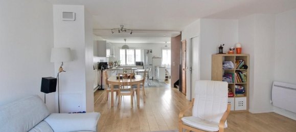 4 bedrooms Duplex in Guyancourt, France No. 187396 2