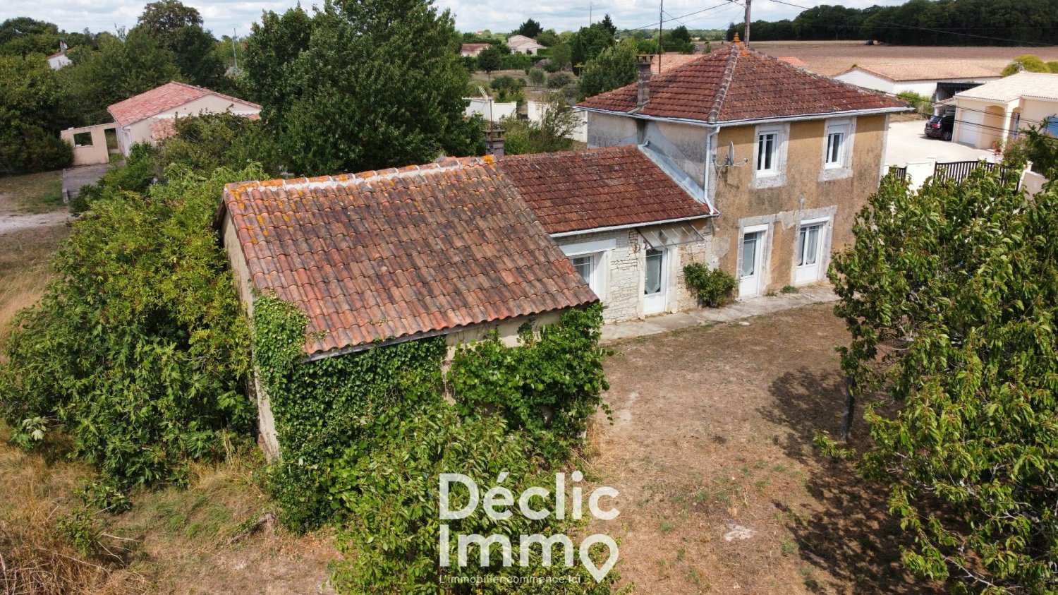 2 bedrooms House in Brie, France No. 282319