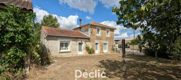 2 bedrooms House in Brie, France No. 282319 2