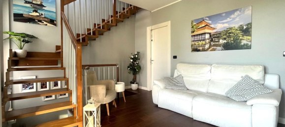 4 bedrooms House in Turin, Italy No. 379755 5