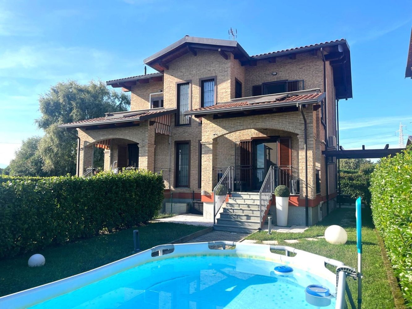 4 bedrooms House in Turin, Italy No. 379755