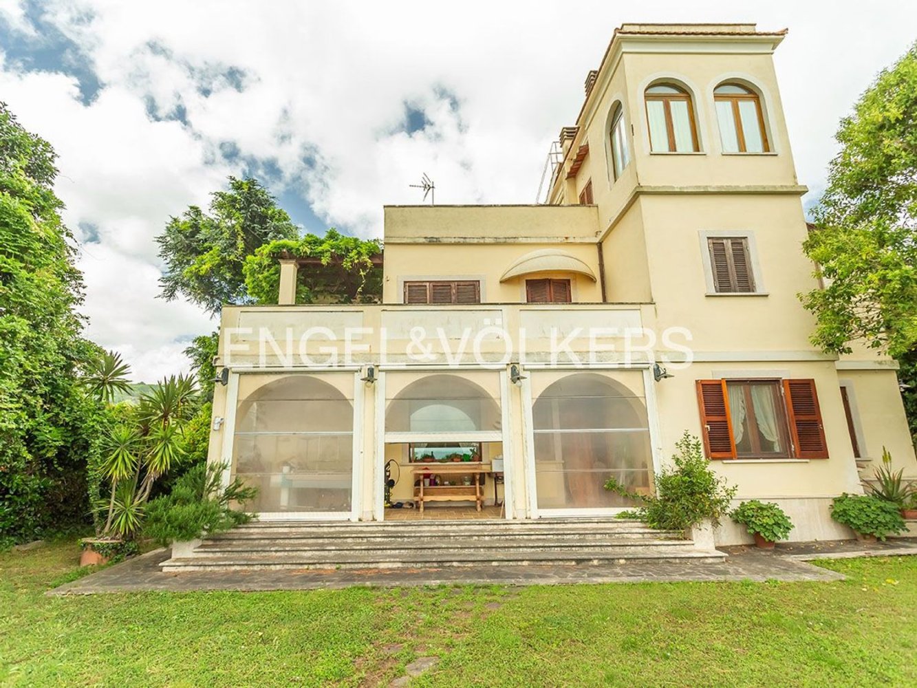 10 rooms Villa in Bracciano, Italy No. 146026