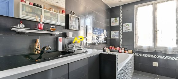 4 bedrooms House in Argenteuil, France No. 179452 7