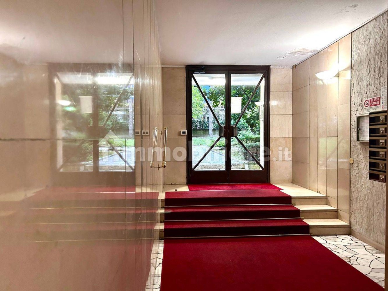 Квартира с 1 спальней в Милан, Италия № 260660