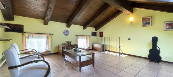 Вилла с 7 комнатами в Момо, Италия № 103209 5