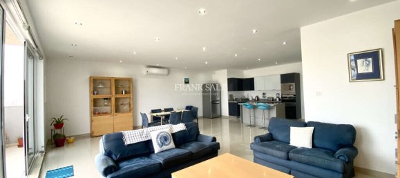 3 bedrooms Penthouse in Balzan, Malta No. 9320 4