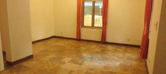 Villa de 5 dormitorios en Tay Ho, Vietnam No. 4540 3