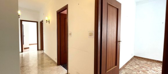 3-Zimmer Wohnung in Genoa, Italy, Nr. 151133 11