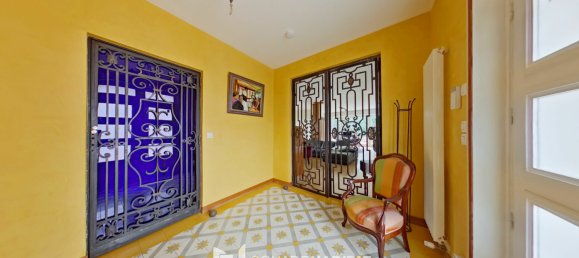 8 bedrooms House in Savonnieres, France No. 244393 2