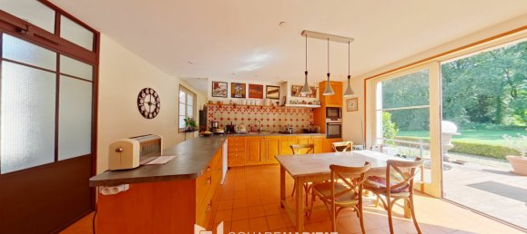 8 bedrooms House in Savonnieres, France No. 244393 3