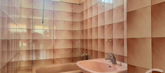 3 bedrooms Apartment in Rhone, France No. 279775 9