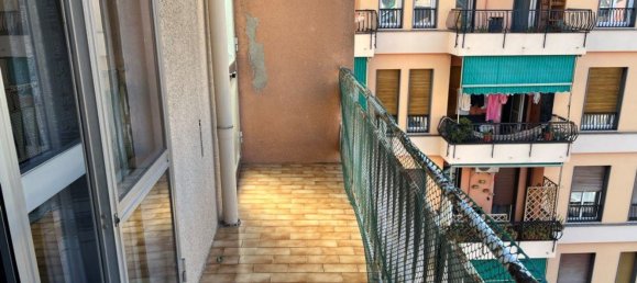 2 bedrooms Apartment in Genoa, Italy No. 342210 9