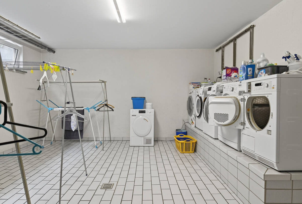 Квартира с 3 спальнями в Карлсруэ, Германия № 263180