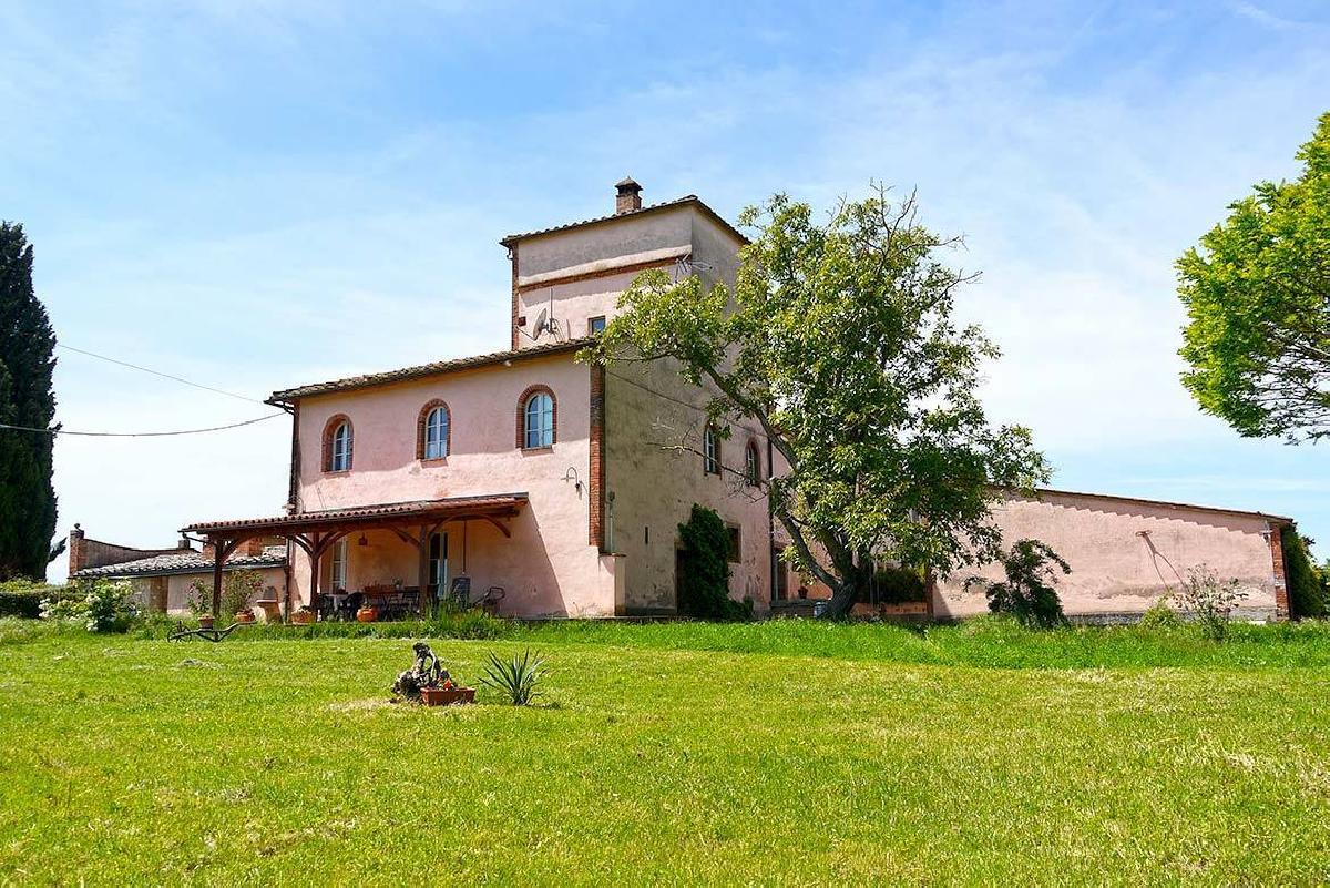 5 bedrooms House in Castelnuovo Berardenga, Italy No. 215451