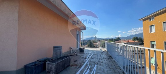 2 bedrooms Penthouse in Curno, Italy No. 370115 4
