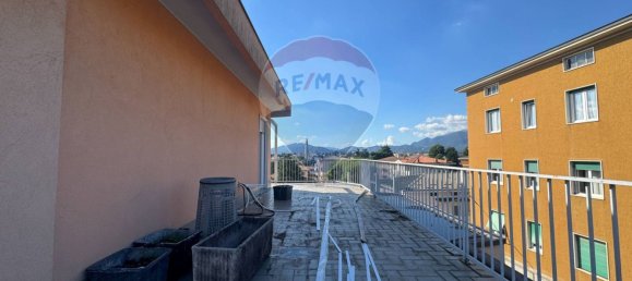 2 bedrooms Penthouse in Curno, Italy No. 370115 5