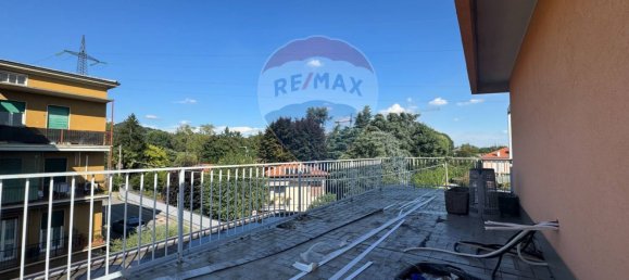 2 bedrooms Penthouse in Curno, Italy No. 370115 3