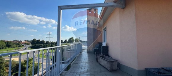 2 bedrooms Penthouse in Curno, Italy No. 370115 2