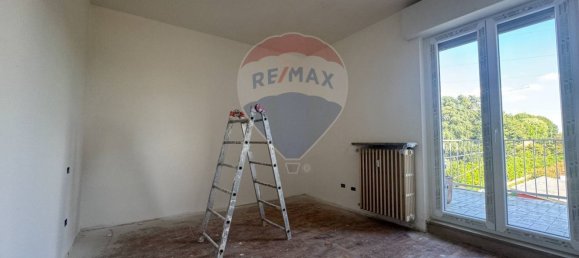 2 bedrooms Penthouse in Curno, Italy No. 370115 12