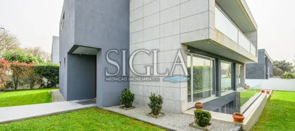 4 bedrooms House in Vila Nova de Gaia, Portugal No. 142452 2