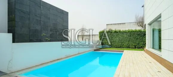 4 bedrooms House in Vila Nova de Gaia, Portugal No. 142452 8