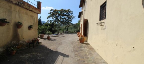 Villa de 12 habitaciónes en Figline e Incisa Valdarno, Italy No. 233157 6