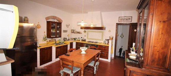 Villa de 12 habitaciónes en Figline e Incisa Valdarno, Italy No. 233157 18