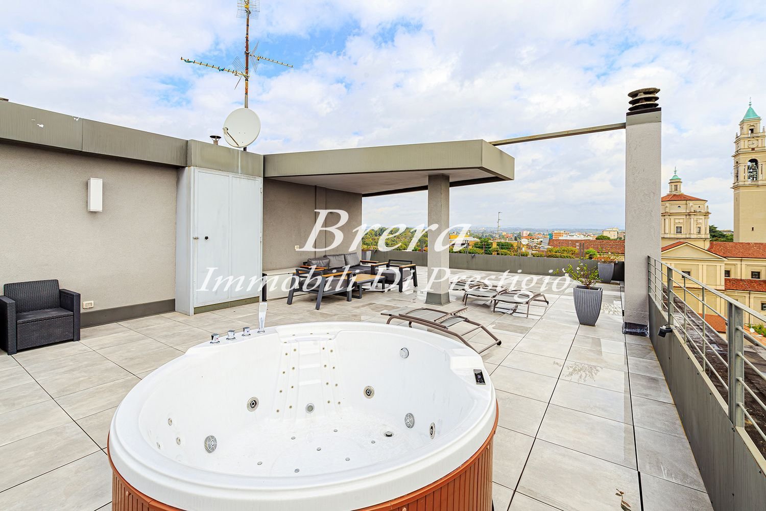 5 Schlafzimmer Doppelhaus in Villasanta, Italy, Nr. 361182