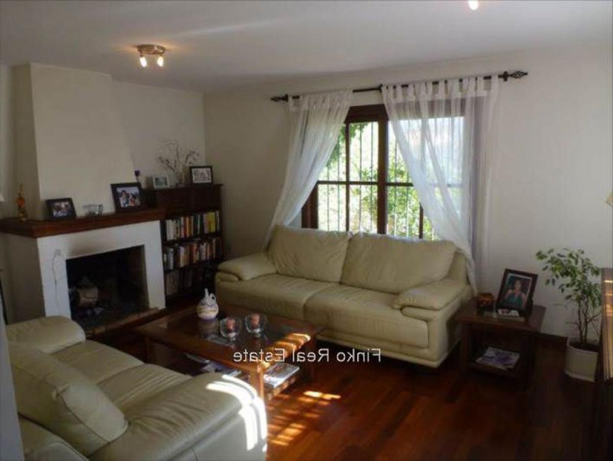 Casa de 3 dormitorios en Montevideo, Uruguay No. 518