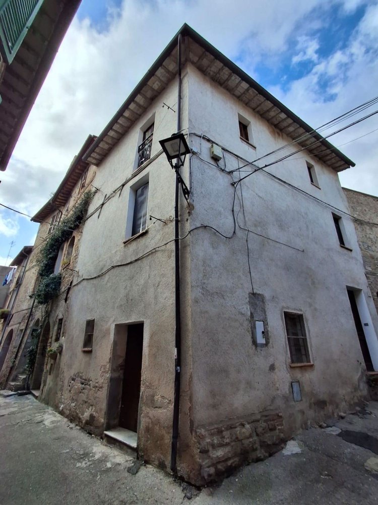 Дом с 4 комнатами в Беванья, Италия № 281196