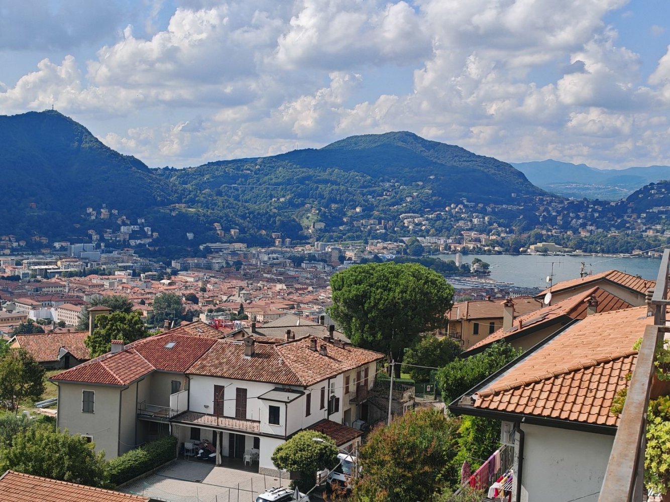 3 bedrooms Apartment in Como, Italy No. 361938