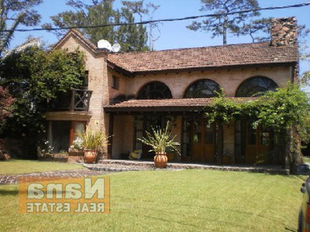 3 bedrooms House in Maldonado, Uruguay No. 3372