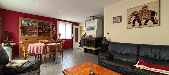 Casa de 3 dormitorios en Bezons, France No. 182232 2