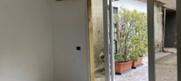 3 rooms Commercial property in Pistoia, Italy No. 41472 2